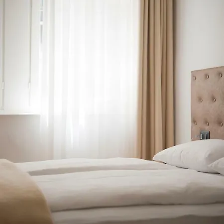 Sir Thomas Bed&more B&B 볼차노