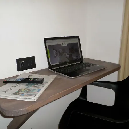 فندق مبيت وإفطار Sir Thomas Bed&more بولزانو