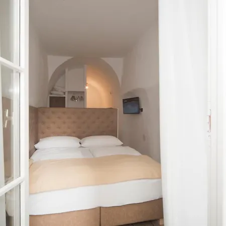 Sir Thomas Bed&more فندق مبيت وإفطار *